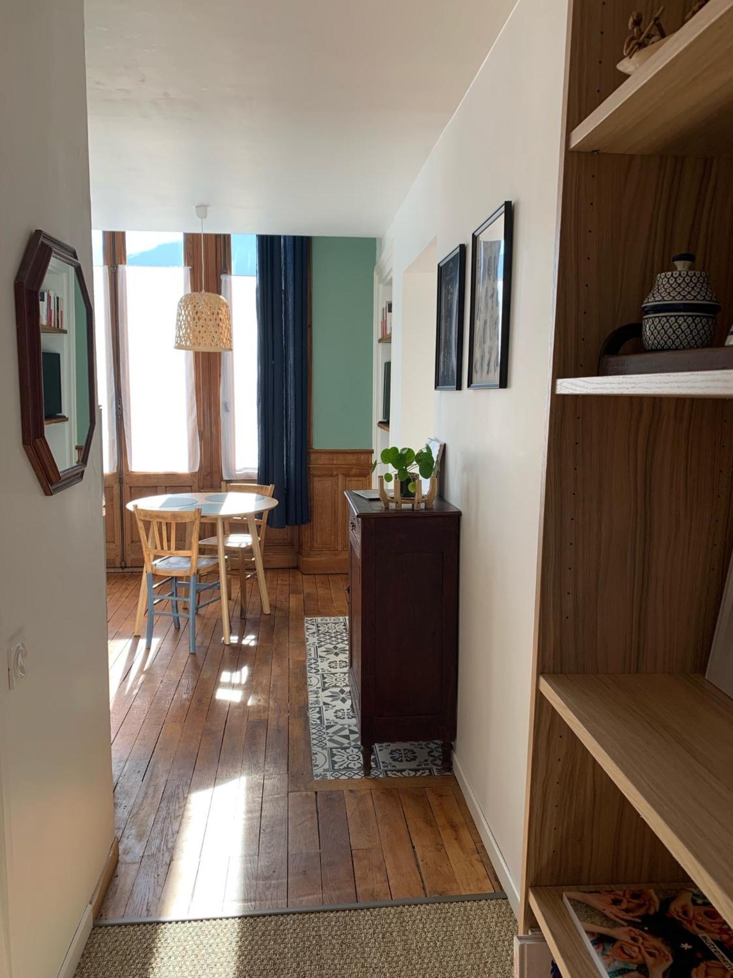 A Deux Pas De La Gare, La Maison Rouge Албервил Екстериор снимка